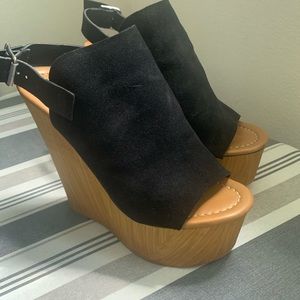 BRAND NEW STEVE MADDEN BLACK SUEDE PLATFORM WEDGES